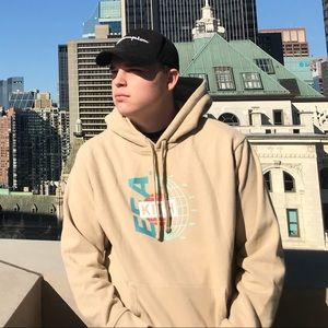 Meet your Posher, Dominic